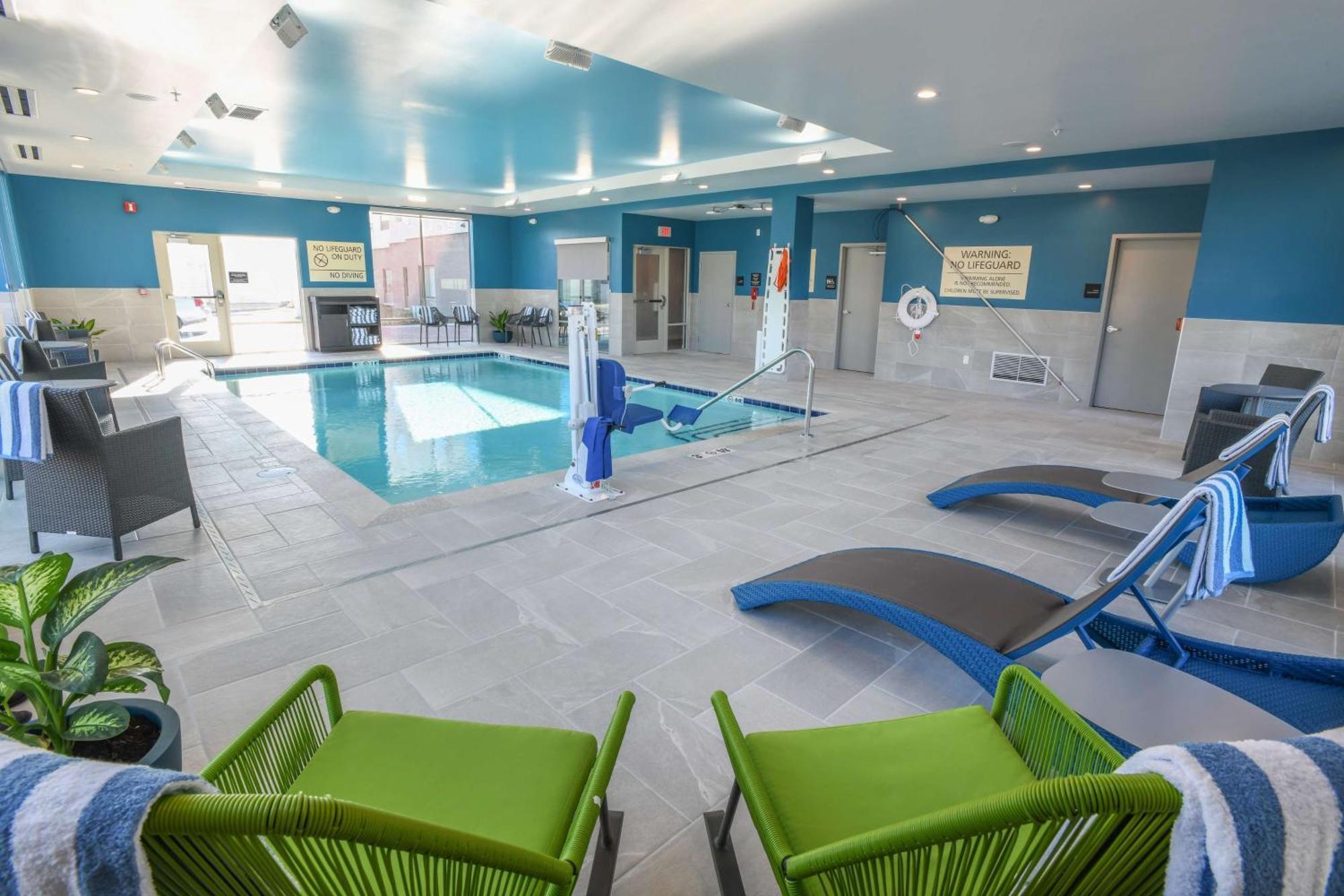 Hampton Inn & Suites Cincinnati Liberty Township Уэст-Честер Экстерьер фото